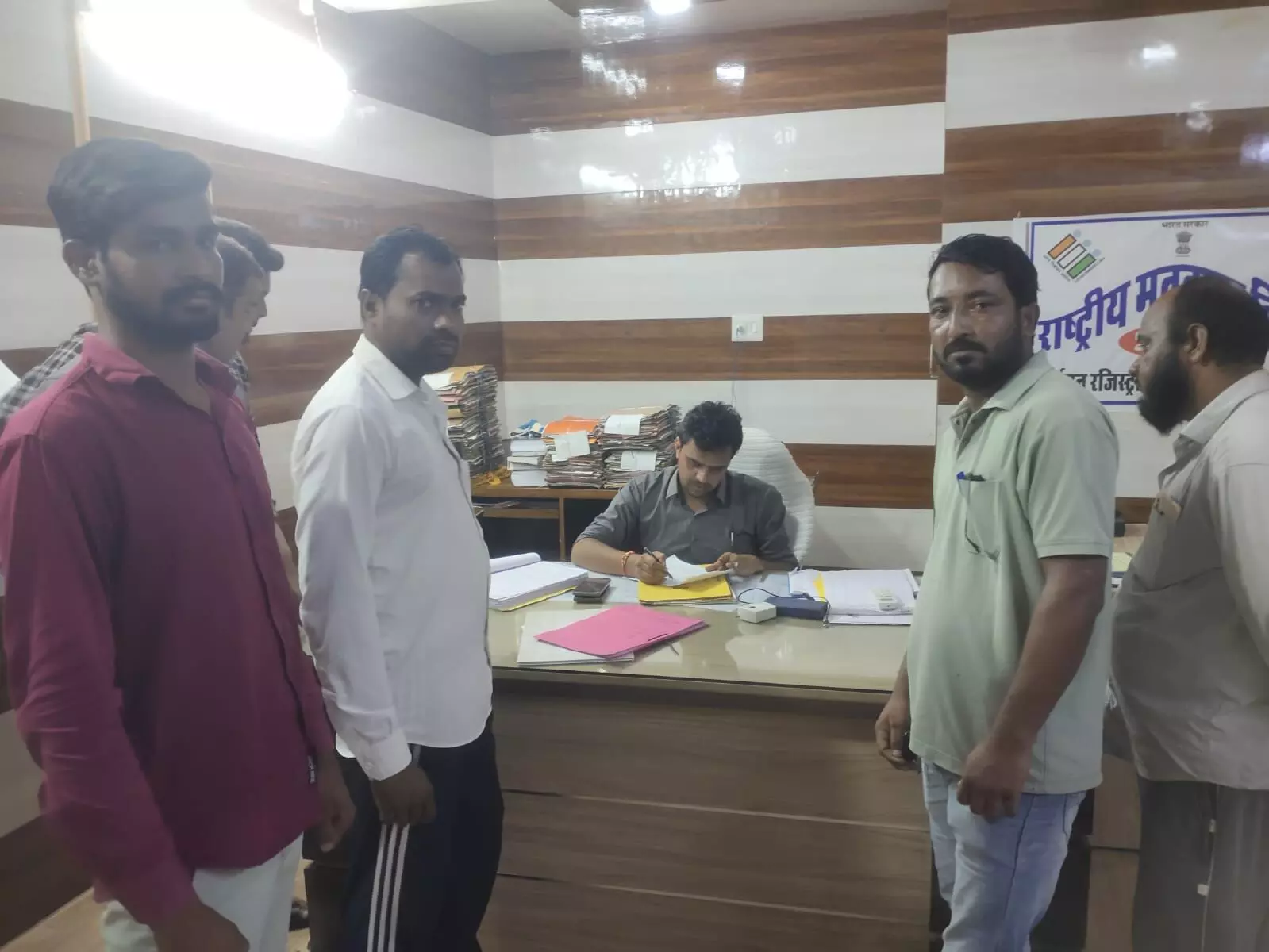 SDPI ने जहाजपुर में त्यौहारों पर विशेष निगरानी कि मांग की, डीएम-एसपी के नाम सौंपा ज्ञापन