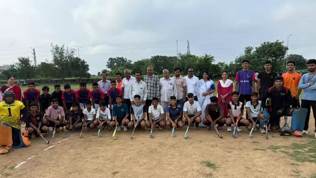 सवाईपुर स्कूल में खेल दिवस पर मेजर ध्यानचंद को किया याद खेले गए हॉकी के मैत्री मैच