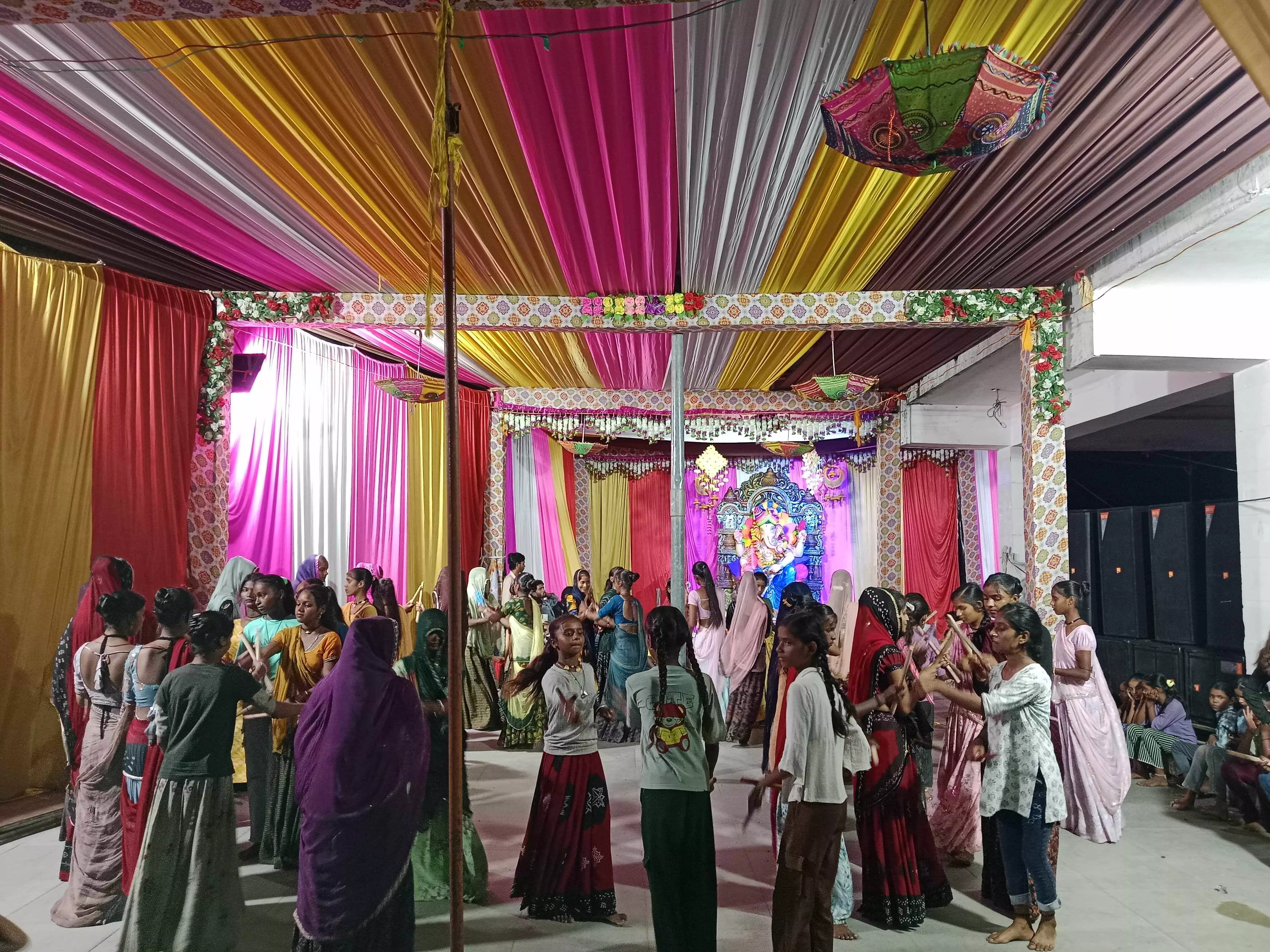 गणेश चतुर्थी पर घोसुण्डा में डांडिया महोत्सव की धूम