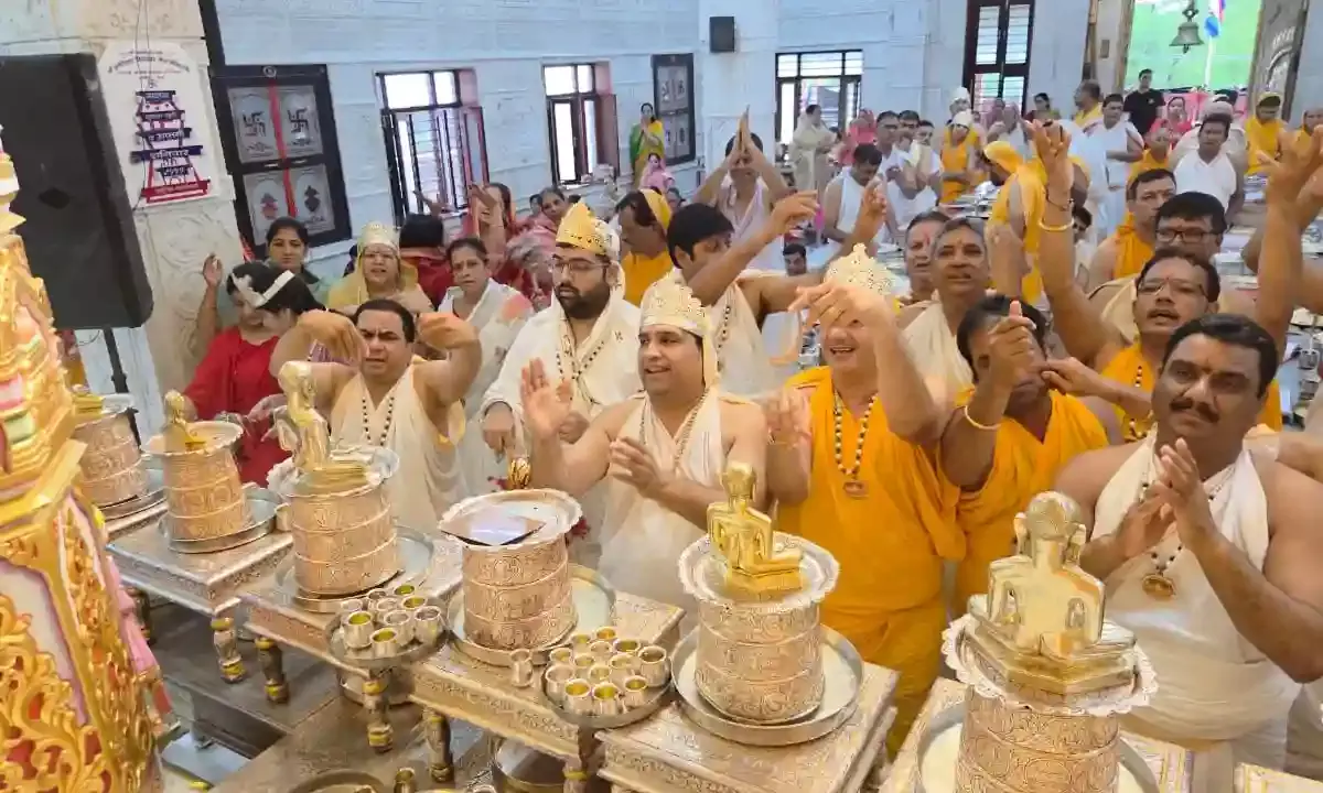उत्तम आर्जव धर्म की पूजा में उमड़ा श्रद्धालुओं का सैलाब, मायाचारी से बचने का दिया संदेश