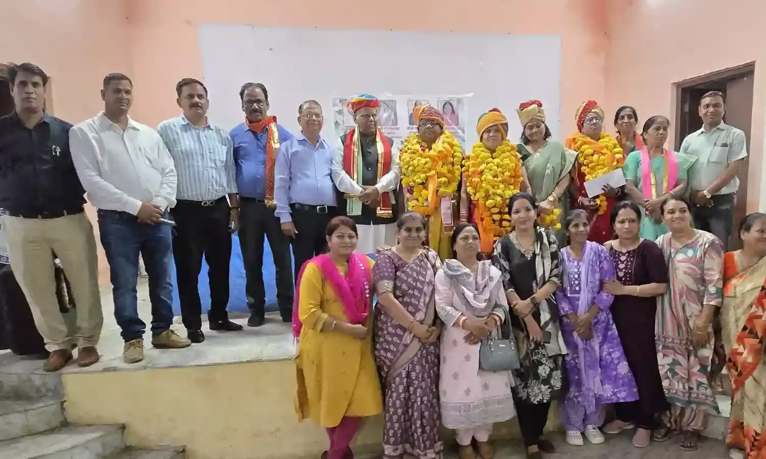 नर्सिंग अधीक्षक एवं सीनियर नर्सिंग ऑफिसर का स्वागत एवं अभिनंदन समारोह नर्सिंग अधीक्षक एवं सीनियर नर्सिंग ऑफिसर का स्वागत एवं अभिनंदन समारोह