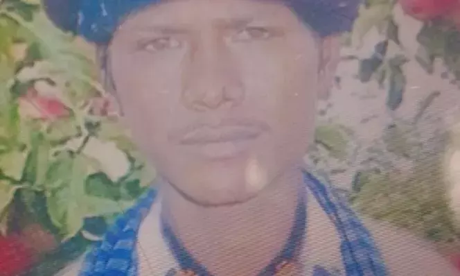 स्कूल में फंदे से झुलता मिला युवक का शव, फैली सनसनी, पत्नी ने फोन से भाई को दी थी शव की सूचना