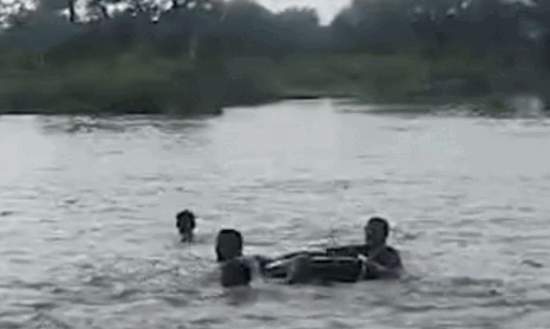 30 जिलों में बारिश का अलर्ट:भीलवाड़ा सहित 3 जिलों में स्कूलों की छुट्‌टी, पति-पत्नी पॉलिन बहे, पुल टूट