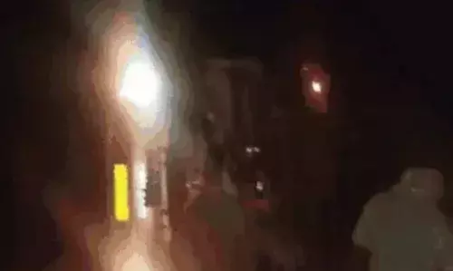 प्रतापगढ़ से जोधपुर जा रही बस पाली में  पलटी, 13 यात्री घायल