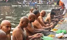 पितृपक्ष 8 सितंबर से शुरू, 14 दिन तक श्रद्धालु करेंगे पिंडदान और तर्पण पितृपक्ष 8 सितंबर से शुरू, 14 दिन तक श्रद्धालु करेंगे पिंडदान और तर्पण