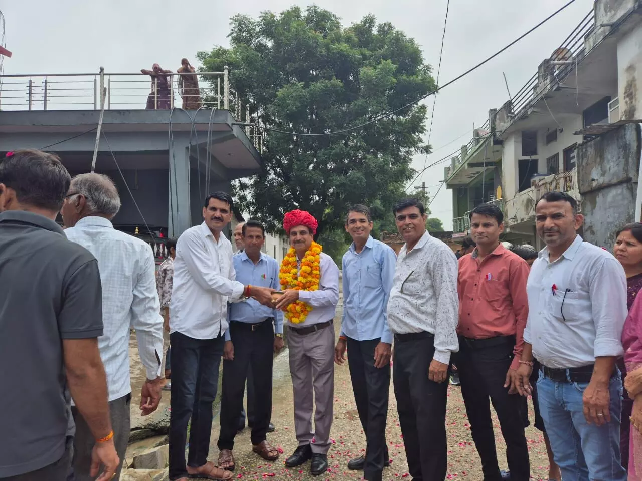 प्रधानाचार्य की 36 वर्षों की सेवाओं का हुआ सम्मान