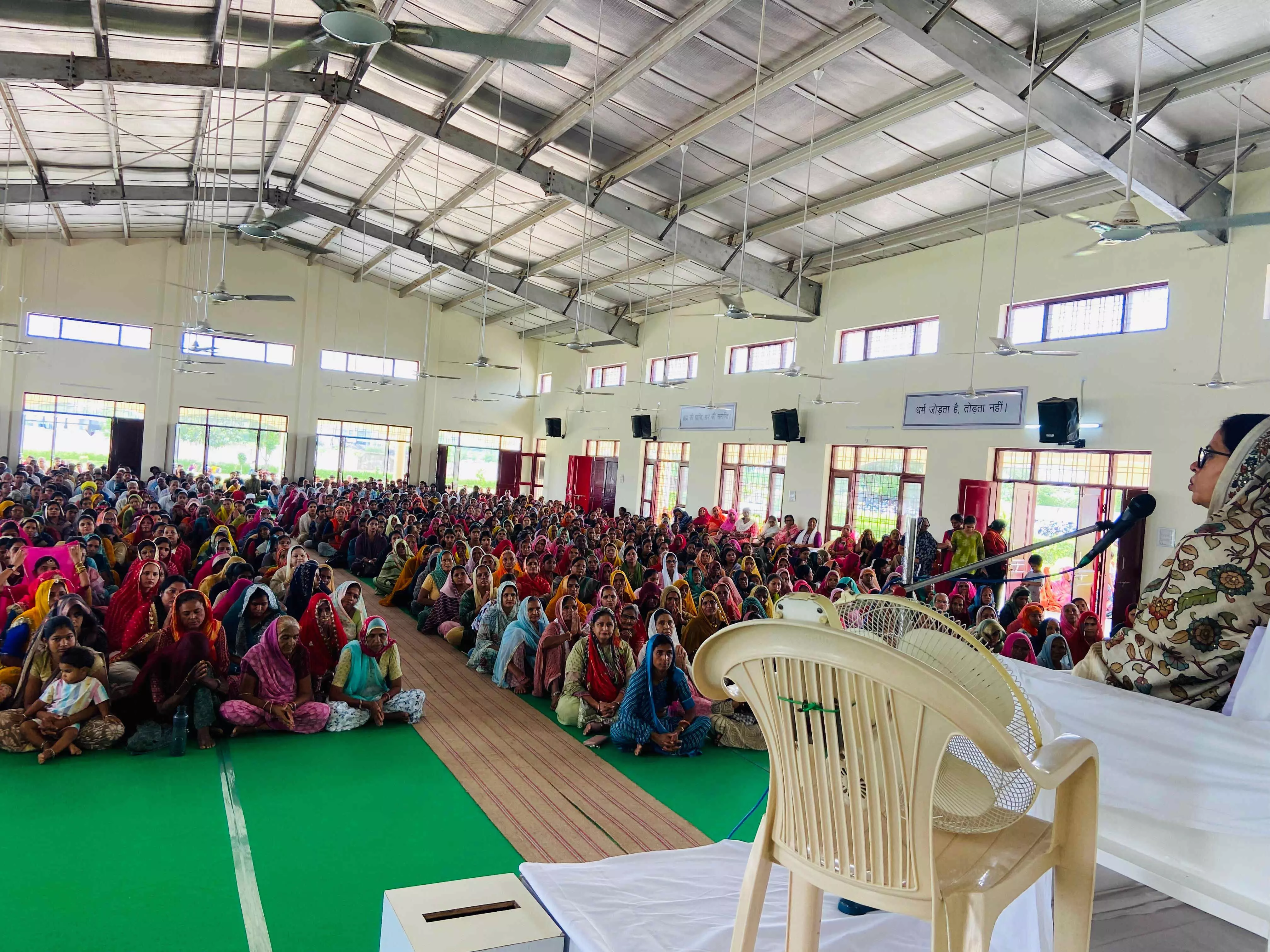 भीलवाड़ा में निरंकारी महिला सन्त-समागम में उमड़े श्रद्धालु