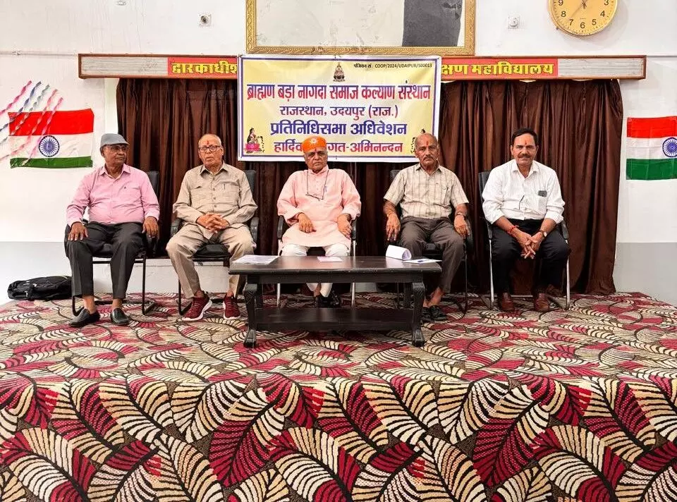 शिक्षा व संस्कार ही सभ्य समाज के निर्माण की बुनियाद है - डॉ. शर्मा शिक्षा व संस्कार ही सभ्य समाज के निर्माण की बुनियाद है - डॉ. शर्मा