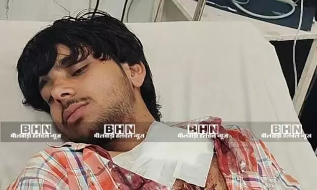 परिवारिक विवाद निपटाने निकले युवकों पर रास्ते में हमला, दो गंभीर घायल परिवारिक विवाद निपटाने निकले युवकों पर रास्ते में हमला, दो गंभीर घायल