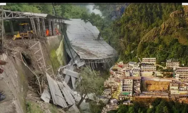 भूस्खलन से बिगड़े हालात , वैष्णो देवी यात्रा स्थगित,अब दुकान और धर्मशाला खाली करने के दिए निर्देश