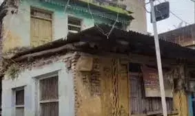 प्रसिद्ध कथावाचक पंडितपंडित प्रदीप मिश्रा का पुराना मकान हुआ जमींदोज
