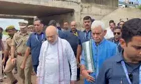 घाटी में बाढ़ के बाद शाह ने किया दौरा, पीड़ितों से मुलाकात और मंगुचक्क का निरीक्षण