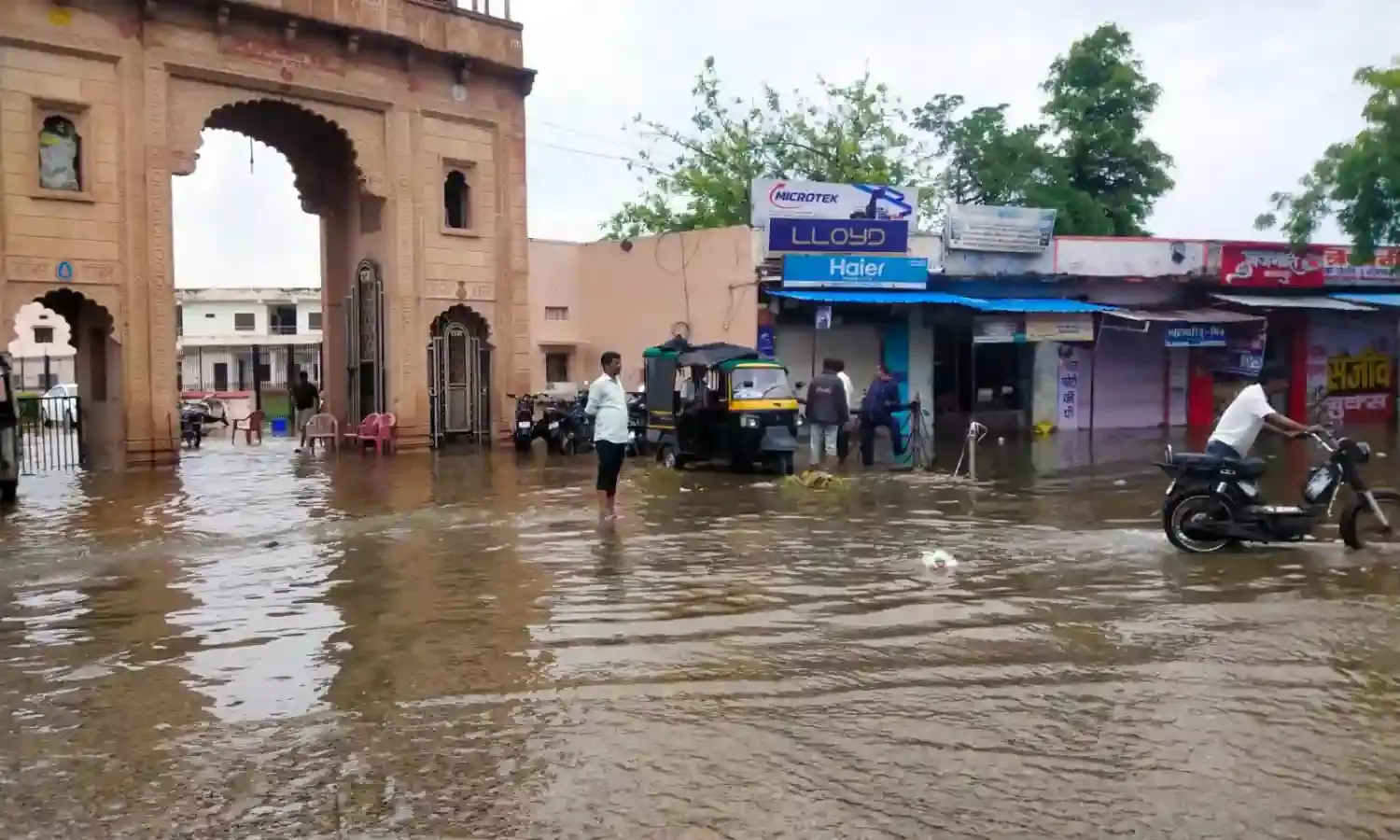 शाहपुरा हुआ जलमग्न चारो तरफ पानी ही पानी
