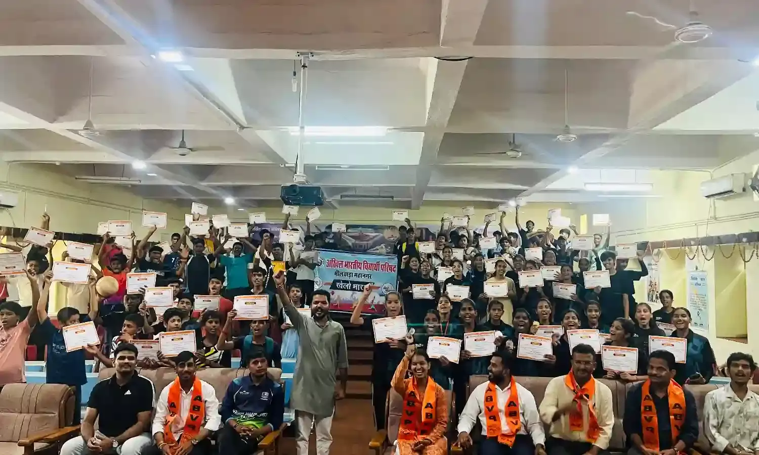 18 टीमों ने खेला 25 मैच, विजेता खिलाड़ियों का हुआ सम्मान