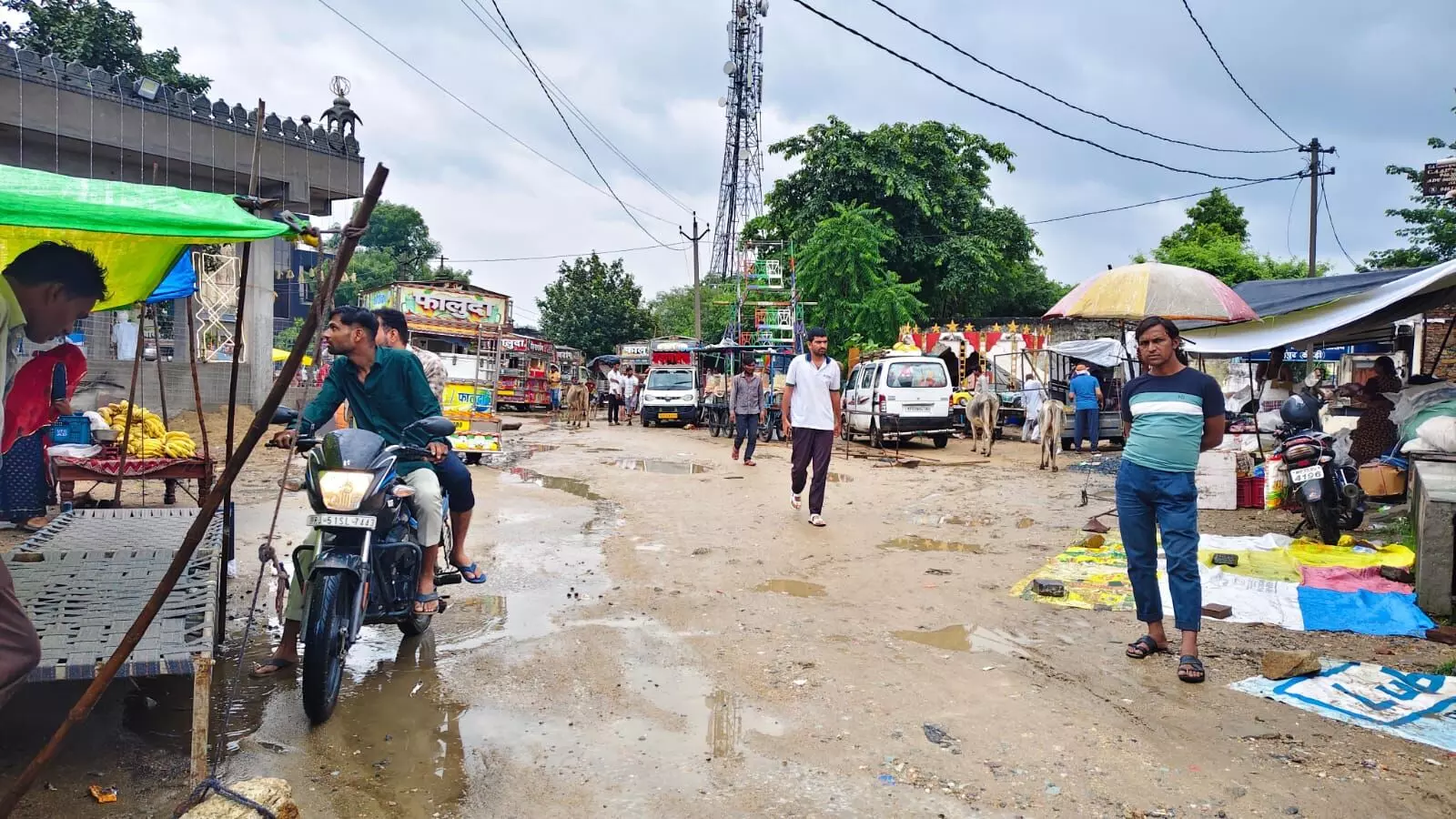 सवाईपुर क्षेत्र में 5 घंटे से जारी बारिश का दौर, मेले में पड़ा खलल