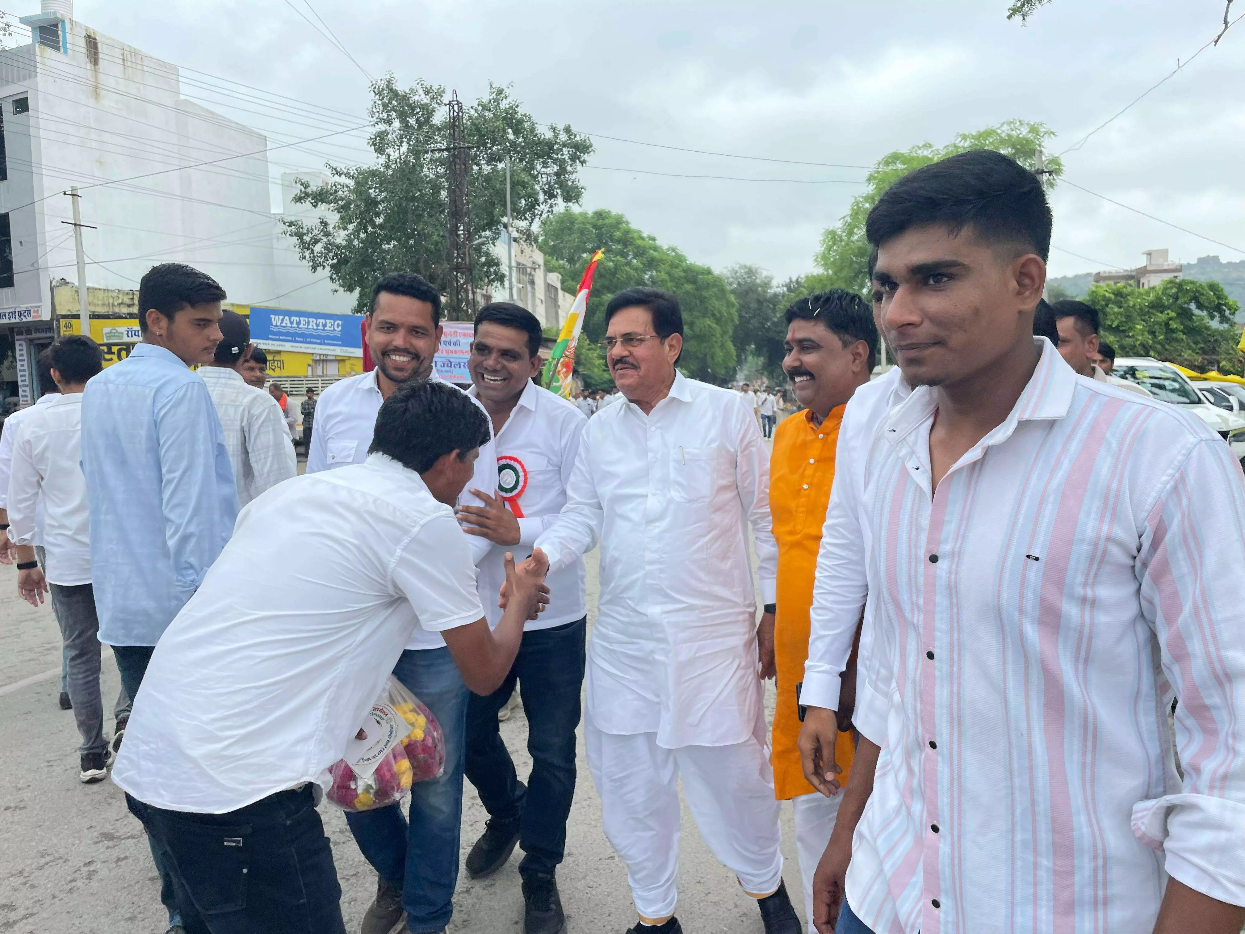 पूर्व मंत्री Vआंजना तेजा दशमी महोत्सव की शोभायात्रा में हुए शामिल