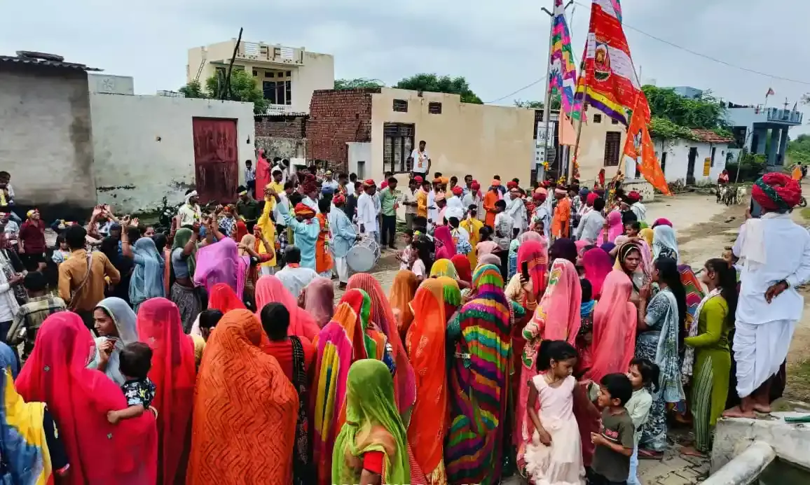 तेजाजी दशमी पर कई गांवों में हुए भव्य आयोजन, श्रद्धालुओं ने लिया आशीर्वाद