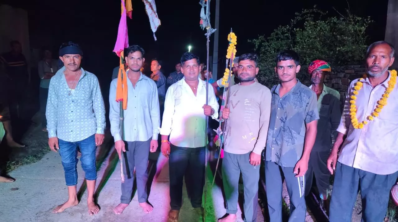 तेजा दशमी पर मंदिरों में उमड़े भक्त, रात्रि में निकाली तेजाजी की झड़ी, भौंर तक चली भजन संध्या तेजा दशमी पर मंदिरों में उमड़े भक्त, रात्रि में निकाली तेजाजी की झड़ी, भौंर तक चली भजन संध्या