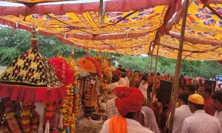 भगवानपुरा में जल झूलनी एकादशी: भक्ति और उत्साह से सराबोर रहा स्वरूप सागर तालाब भगवानपुरा में जल झूलनी एकादशी: भक्ति और उत्साह से सराबोर रहा स्वरूप सागर तालाब