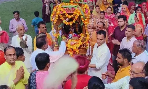 जलझूलनी एकादशी पर गूंजे जयकारे, तिलक नगर 8 सेक्टर से निकली शोभायात्रा