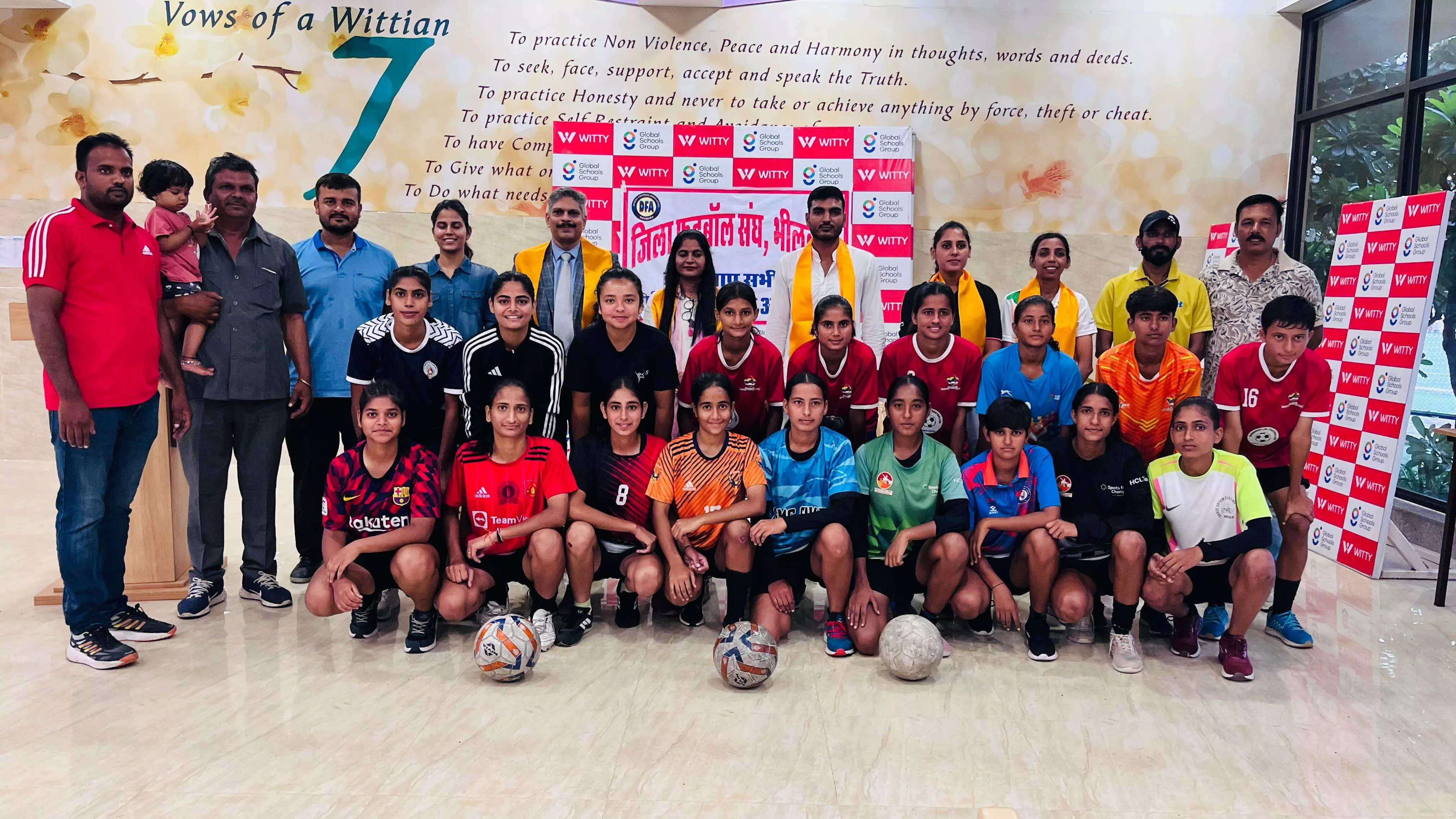 राजस्थान सीनियर गर्ल्स फुटबॉल टीम का हुआ कीट विमोचन राजस्थान सीनियर गर्ल्स फुटबॉल टीम का हुआ कीट विमोचन