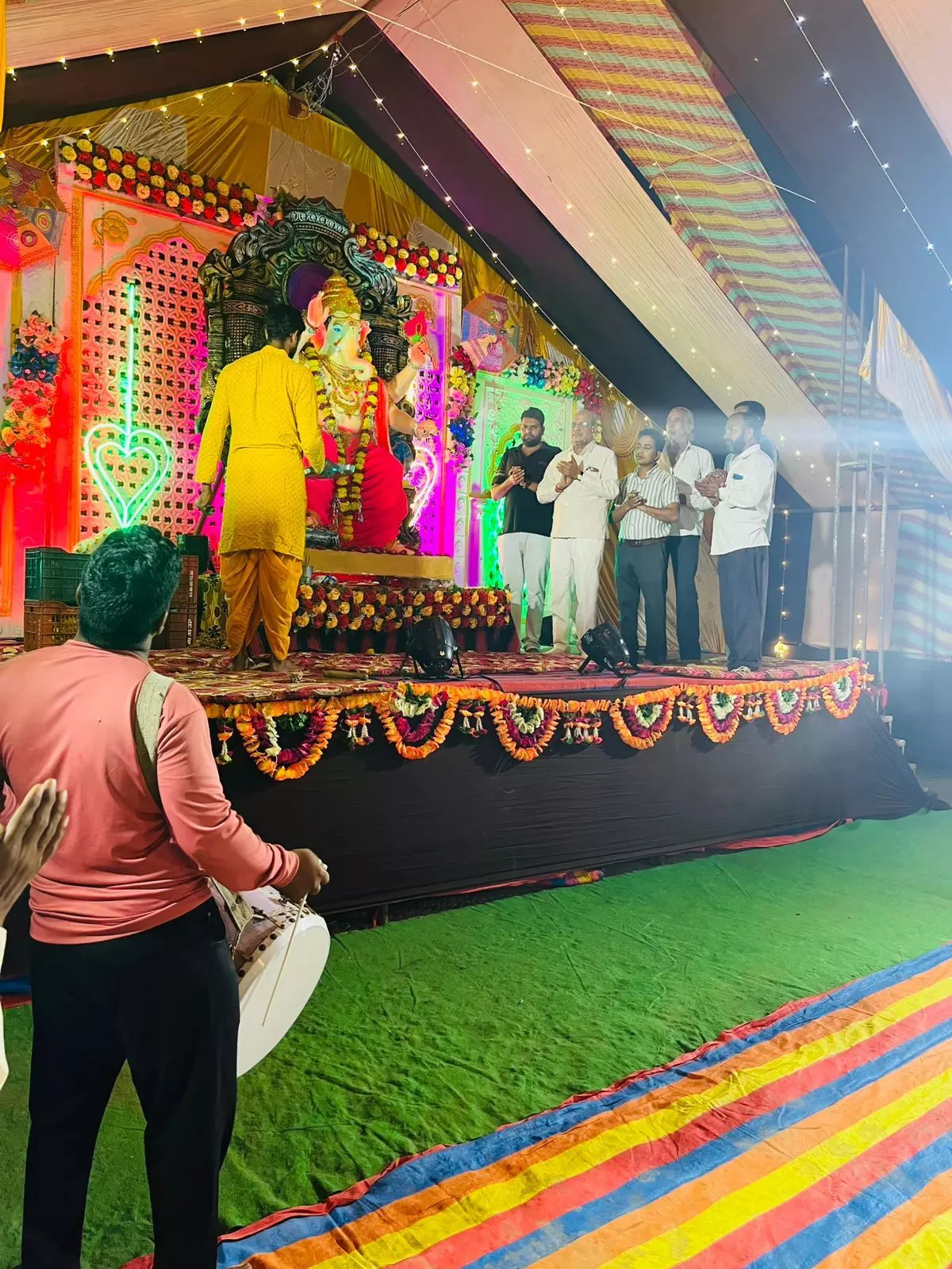 श्री गणेश उत्सव समिति की महाआरती में कांग्रेस पदाधिकारी हुए शामिल