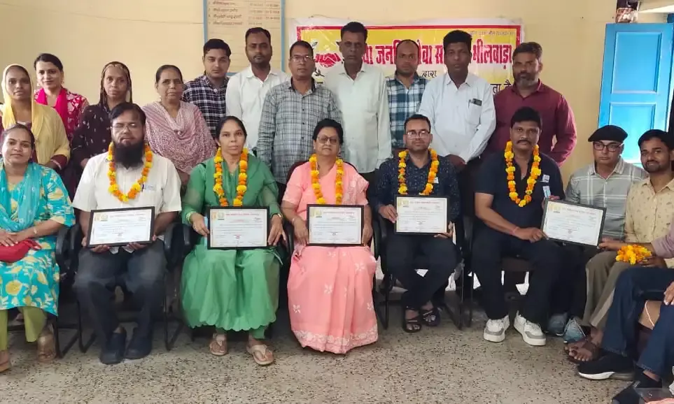 शिक्षक दिवस की पुर्ण संध्या पर छःशिक्षको को किया सम्मानित