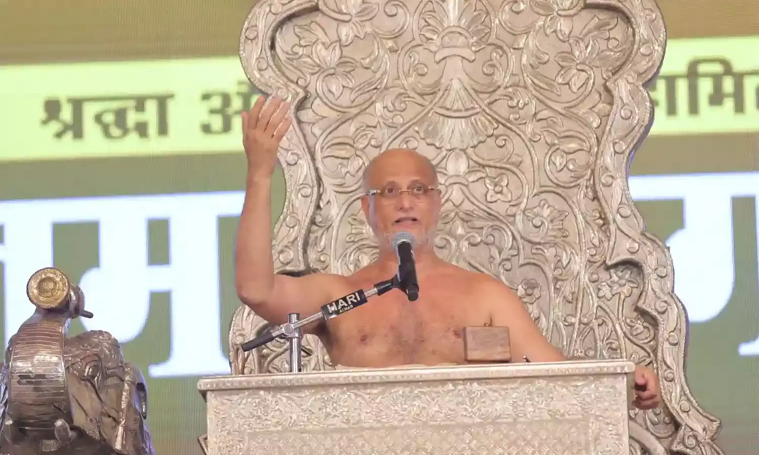 जीवन में अर्जन के साथ विसर्जन भी आवश्यक - राष्ट्रसंत पुलक सागर