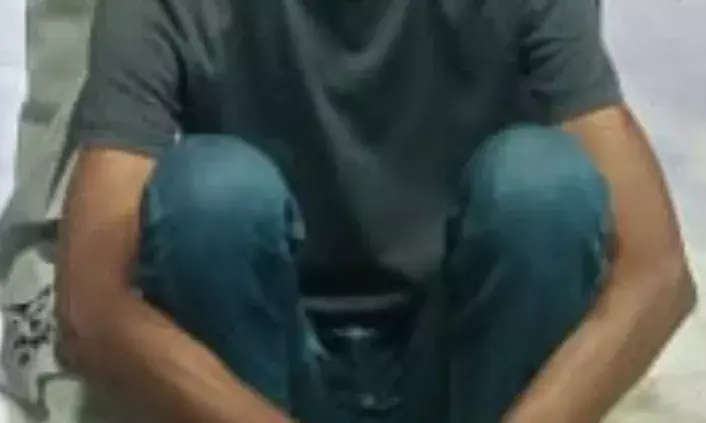 ढोलक में गांजा तस्करी के मामले में फरार सह आरोपित भीमा गिरफ्तार, घोषित था 5 हजार का इनाम ढोलक में गांजा तस्करी के मामले में फरार सह आरोपित भीमा गिरफ्तार, घोषित था 5 हजार का इनाम