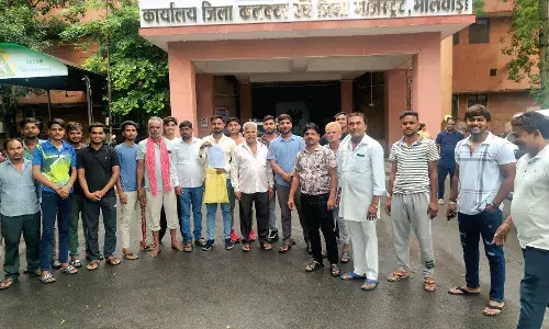 धार्मिक स्थल से अतिक्रमण हटाने की मांग, सौंपा ज्ञापन