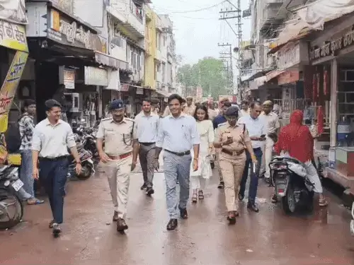 कलेक्टर-एसपी ने रूट मार्च निकाला