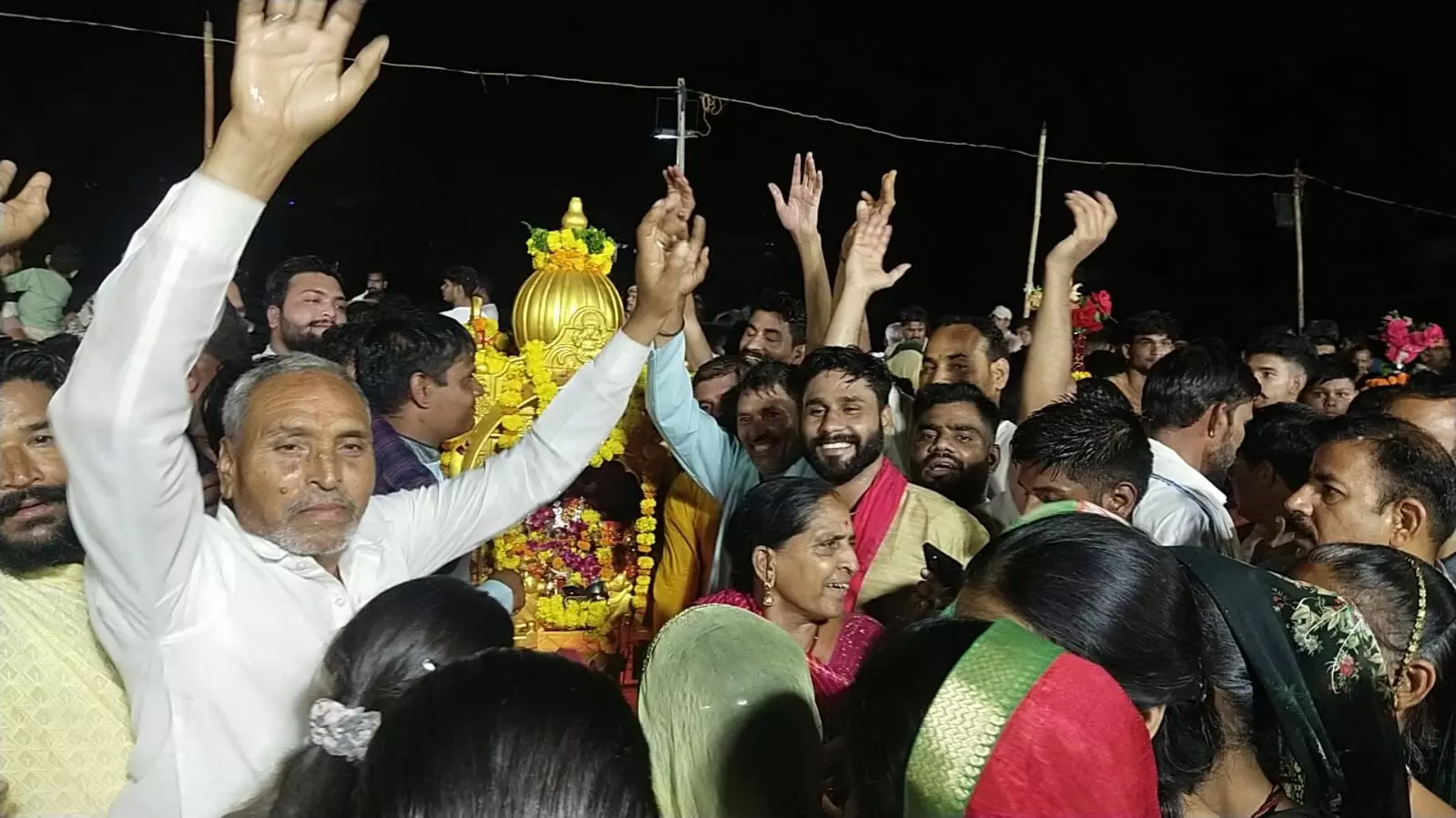 शाहपुरा में खटीक समाज द्वारा राधा-कृष्ण भगवान की शोभायात्रा निकाली शाहपुरा में खटीक समाज द्वारा राधा-कृष्ण भगवान की शोभायात्रा निकाली