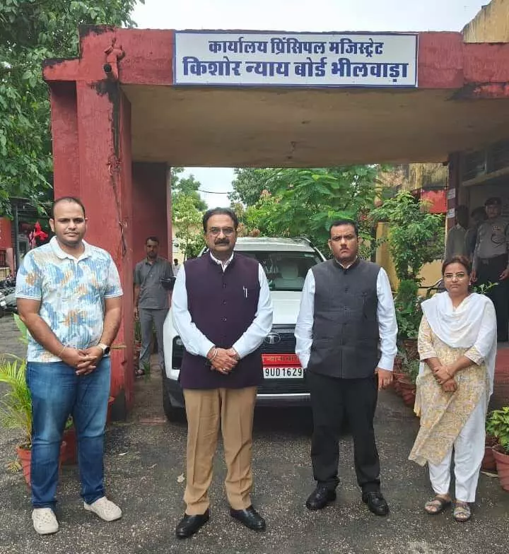 बाल सम्प्रेषण एवं किशोर गृह का जिला एवं सेशन न्यायाधीश ने किया आकस्मिक निरीक्षण बाल सम्प्रेषण एवं किशोर गृह का जिला एवं सेशन न्यायाधीश ने किया आकस्मिक निरीक्षण