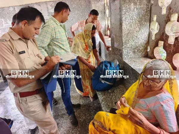 बस स्टैंड पर दिन दहाड़े वृद्ध महिला के गहने लूटे, वारदात से दहशत बस स्टैंड पर दिन दहाड़े वृद्ध महिला के गहने लूटे, वारदात से दहशत