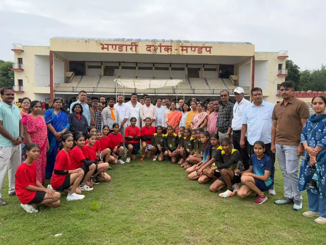 69वीं जिला स्तरीय 17 व 19 वर्षीय छात्र-छात्रा रग्बी प्रतियोगिता प्रारंभ 69वीं जिला स्तरीय 17 व 19 वर्षीय छात्र-छात्रा रग्बी प्रतियोगिता प्रारंभ