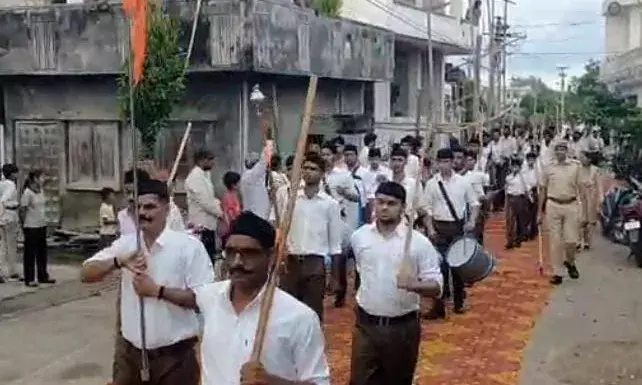 शाहपुरा में निकाला पथ संचलन