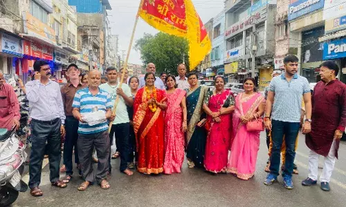 आजाद चौक में रामलीला मंचन को लेकर ध्वज स्थापित