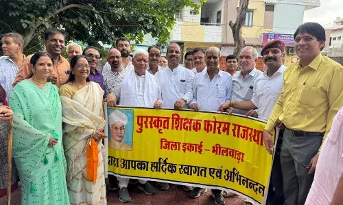 राष्ट्रीय शिक्षक दिवस पर डॉक्टर राधाकृष्णन की मूर्ति पर माल्यार्पण