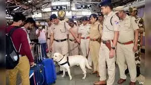 14 पाकिस्तानी आतंकी भारत में घुसे, 34 वाहनों में बम लगाए, मुंबई पुलिस को मिली धमकी 14 पाकिस्तानी आतंकी भारत में घुसे, 34 वाहनों में बम लगाए, मुंबई पुलिस को मिली धमकी