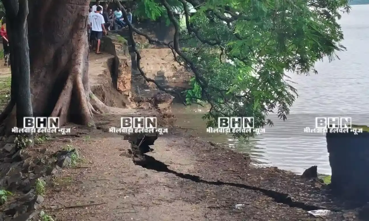 मांडल में बारिश से पेयजल पम्प स्टेशन जलमग्न, पेड़ धराशाई