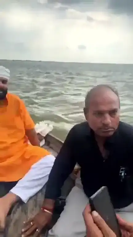 मेजा बांध का जलस्तर 23 फीट, किसानों में खुशी की लहर, विधायक ने की नाव की सवारी