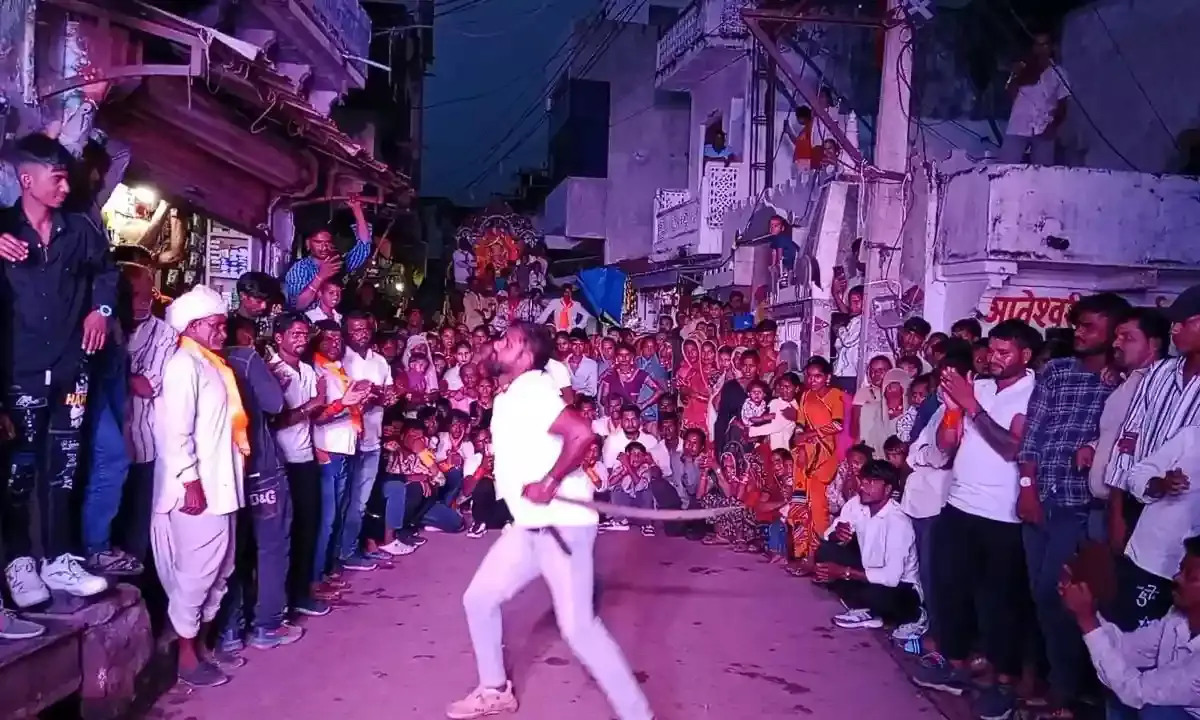 अनंत चौदस पर गणेश विसर्जन का जुलूस