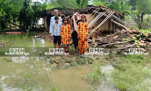 सिदडियास में बारिश से गिरा कच्चा घर परिवार बाल-बाल बचा