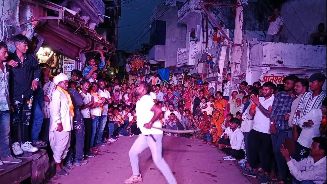 अनंत चौदस पर गणेश विसर्जन का जुलूस