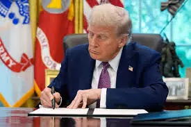 डोनाल्ड ट्रंप का एक और फैसला, इन देशों को टैरिफ पर दी छूट; ऑर्डर पर किया सिग्नेचर