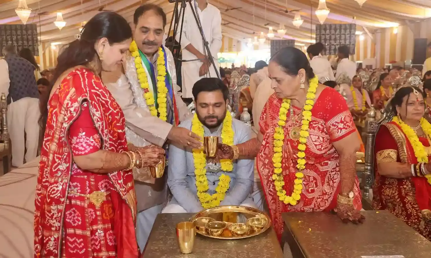 राष्ट्रसंत पुलक सागर के सानिध्य में आयोजित हुआ सैकड़ों तपस्वियों का महापारणा