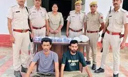 लॉरेंस गैंग के 2 गुर्गों को हथियार सहित किया गिरफ्तार, बड़ी वारदात टली लॉरेंस गैंग के 2 गुर्गों को हथियार सहित किया गिरफ्तार, बड़ी वारदात टली