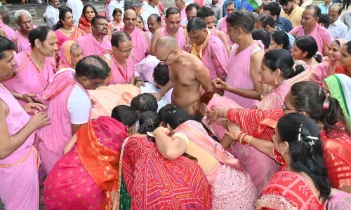 तपस्वियों की शोभायात्रा निकाली गई, श्रद्धा भाव से कराए गए पारणा