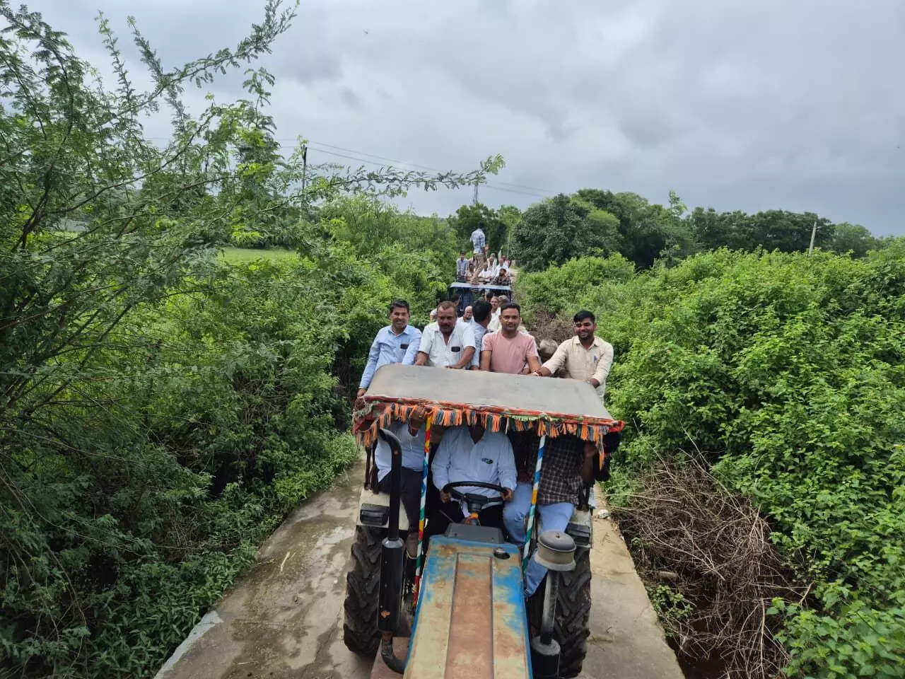 मांडलगढ़ विधायक ने बारिश से खराब हुई फसल का लिया जायजा मांडलगढ़ विधायक ने बारिश से खराब हुई फसल का लिया जायजा