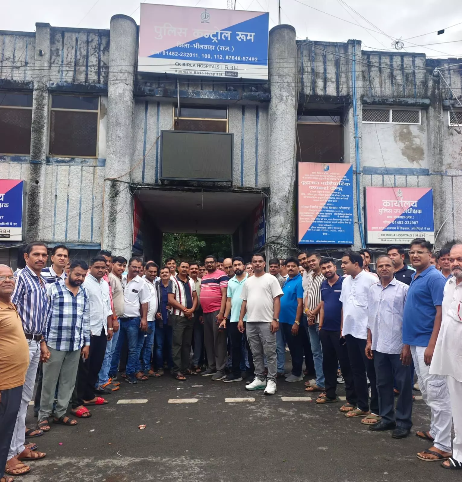 पार्षद प्रतिनिधि पर जानलेवा हमला, वार्डवासियों ने प्रशासन को सौंपा ज्ञापन